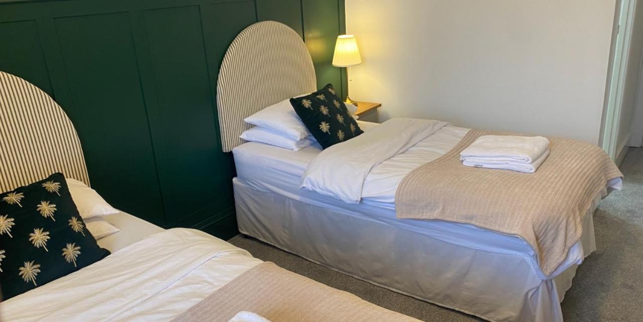 Portman Lodge แบลนด์ฟอร์ดฟอรัม ภายนอก รูปภาพ
